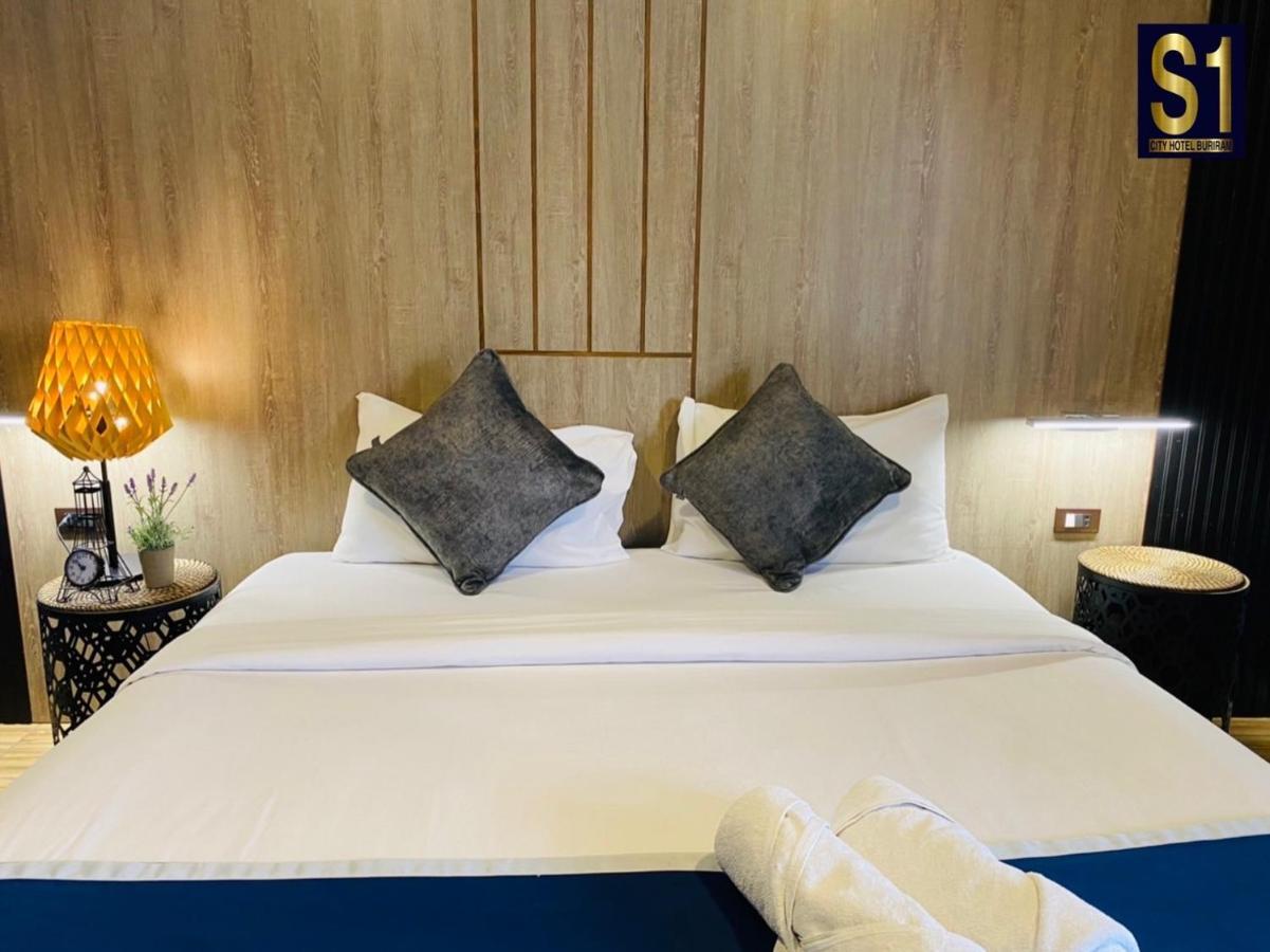 S1 City Hotel Бурирам Екстериор снимка