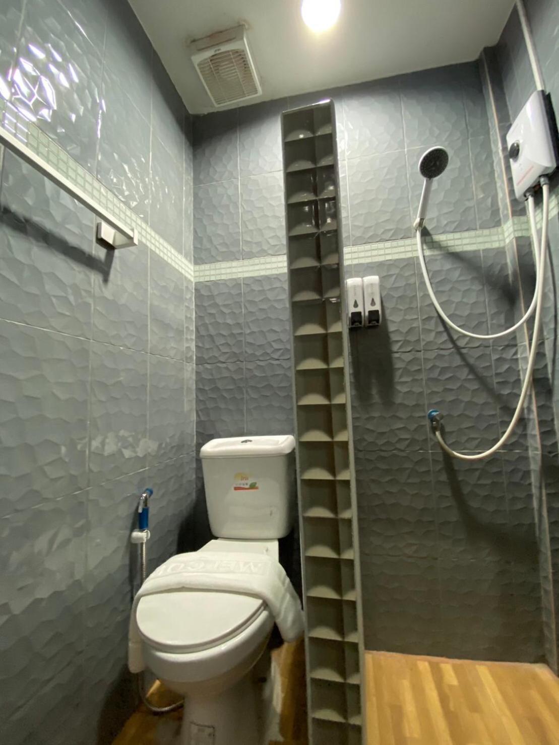 S1 City Hotel Бурирам Екстериор снимка