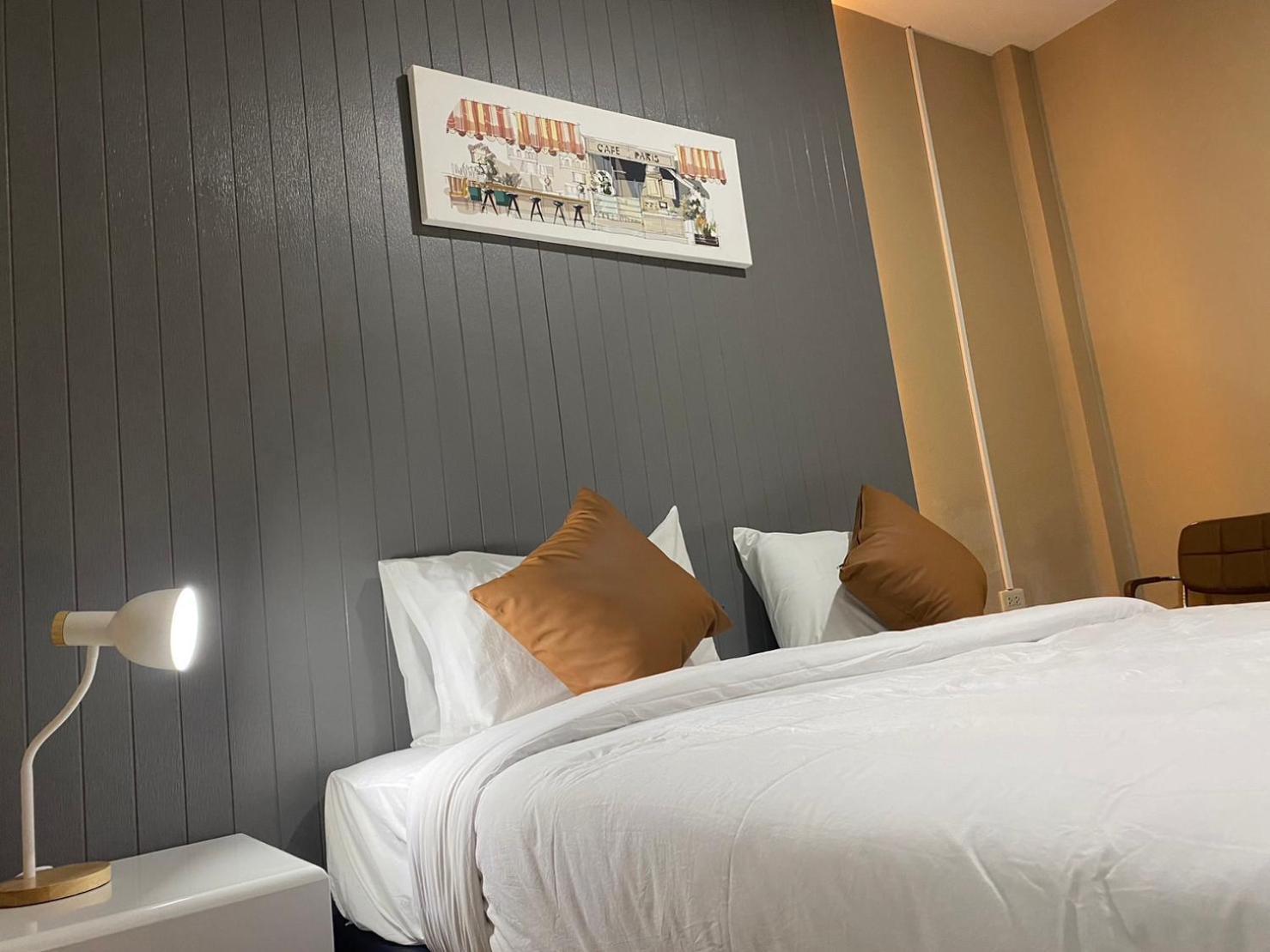 S1 City Hotel Бурирам Екстериор снимка
