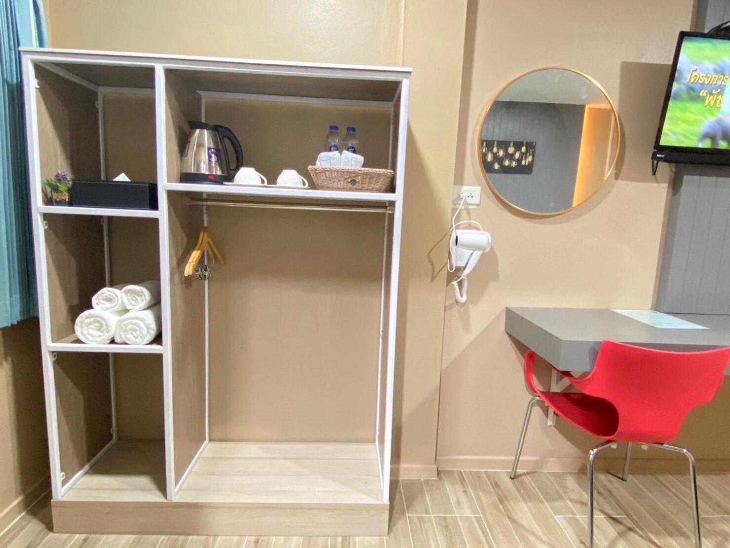 S1 City Hotel Бурирам Екстериор снимка