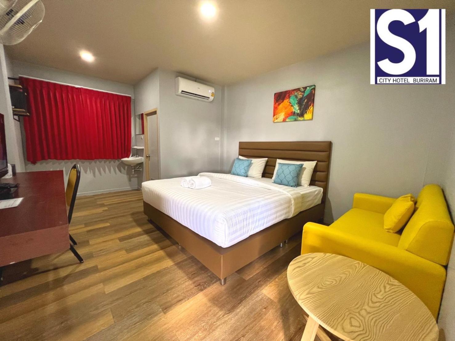 S1 City Hotel Бурирам Екстериор снимка