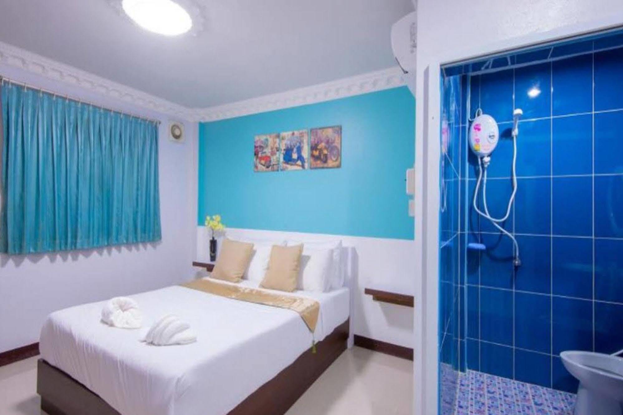 S1 City Hotel Бурирам Екстериор снимка