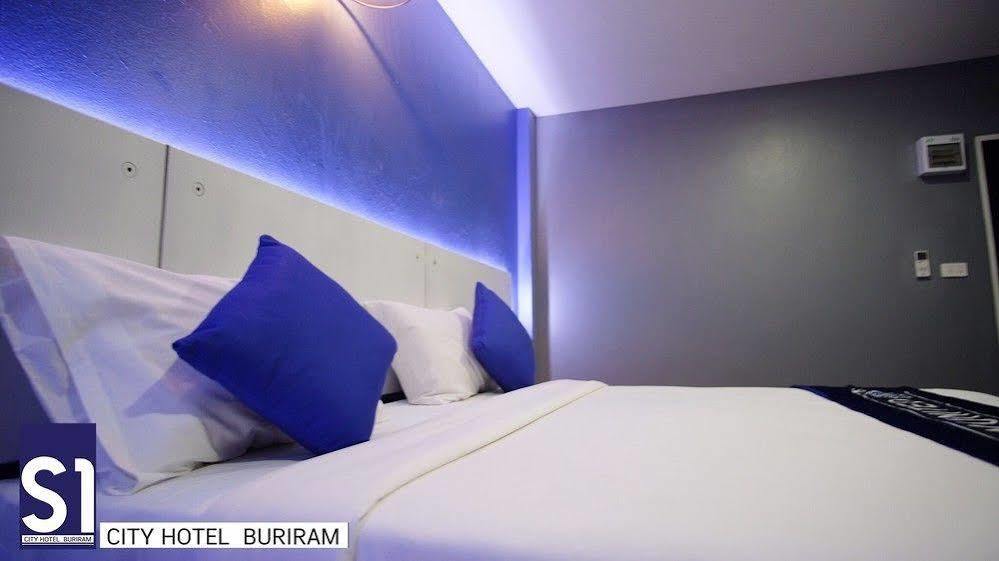 S1 City Hotel Бурирам Екстериор снимка